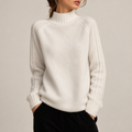 Pull Col Montant Écru en Maille Douce pour Femme