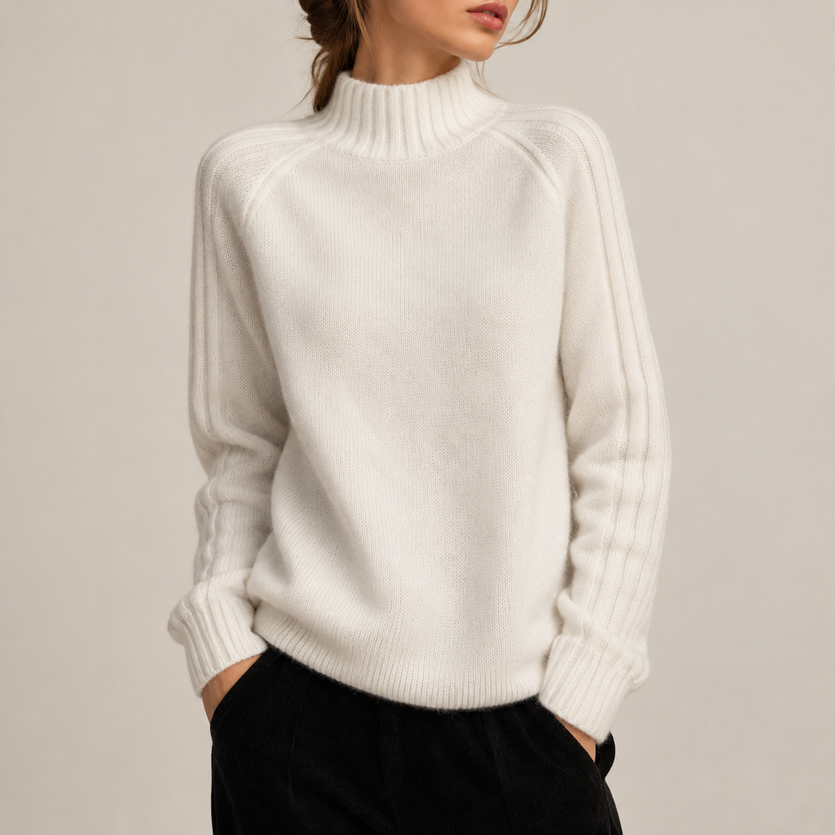 Pull Col Montant Écru en Maille Douce pour Femme