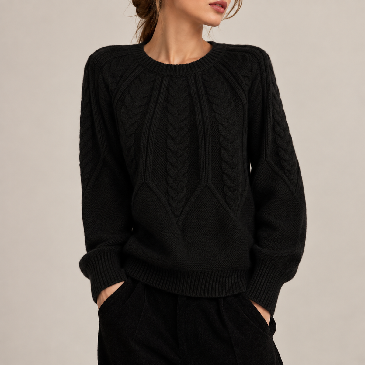Pull en Maille Torsadée Noir à Col Rond pour Femme